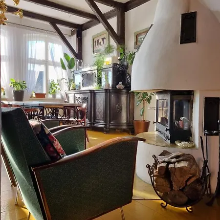 Ostoja 酒店 Leleszki